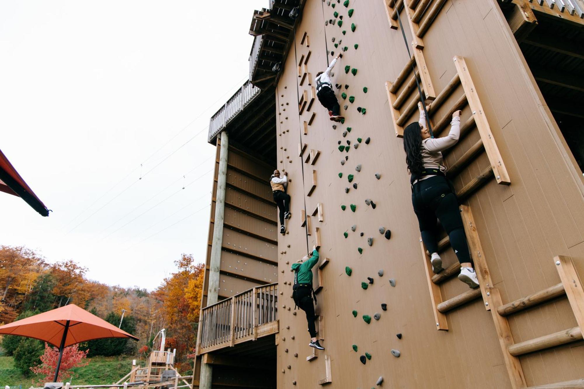 Blue Mountain Resort Inn ブルー・マウンテンズ エクステリア 写真