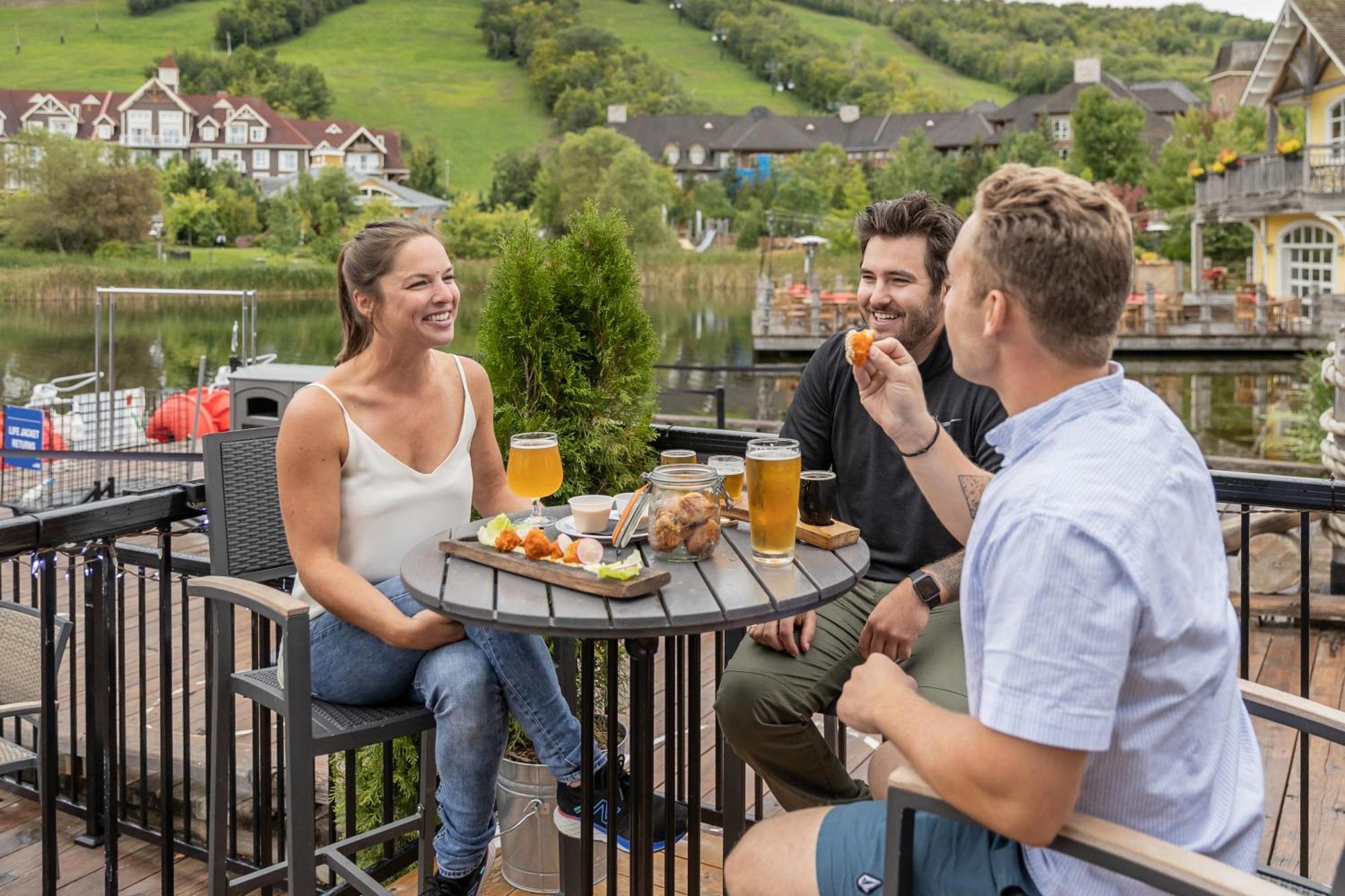 Blue Mountain Resort Inn ブルー・マウンテンズ エクステリア 写真