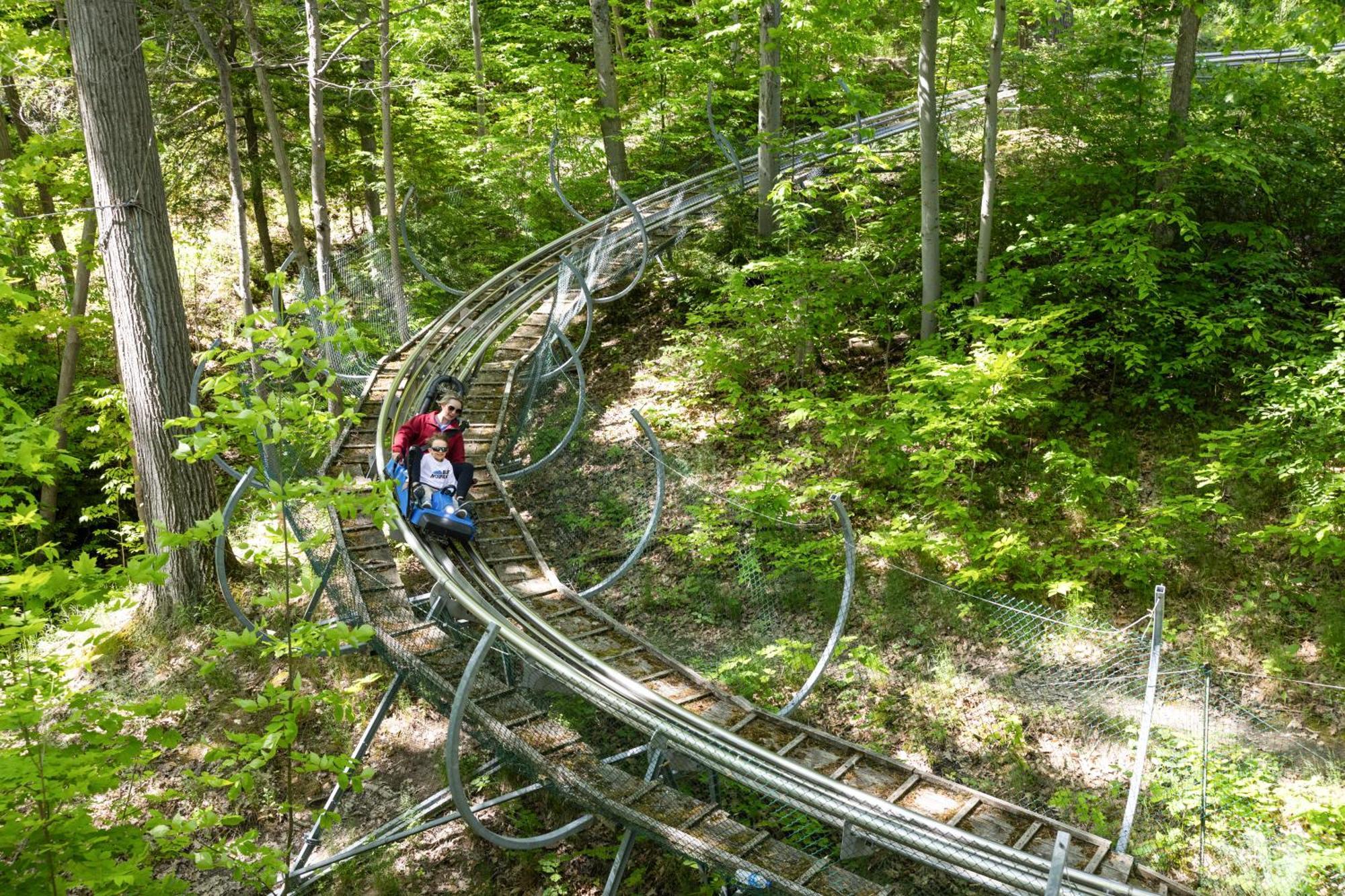 Blue Mountain Resort Inn ブルー・マウンテンズ エクステリア 写真